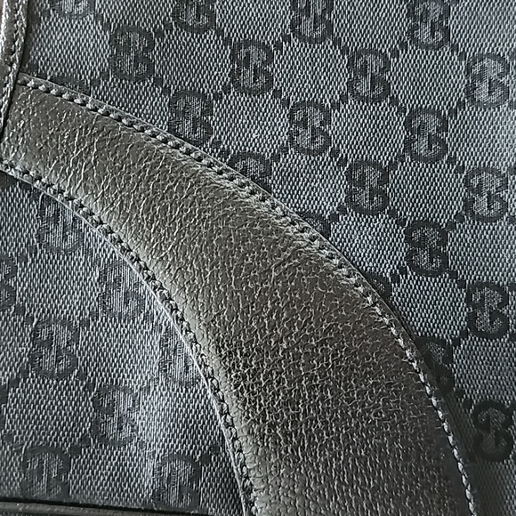 Authentic black Gucci canvas shoulder bag - Picture 2 of 13